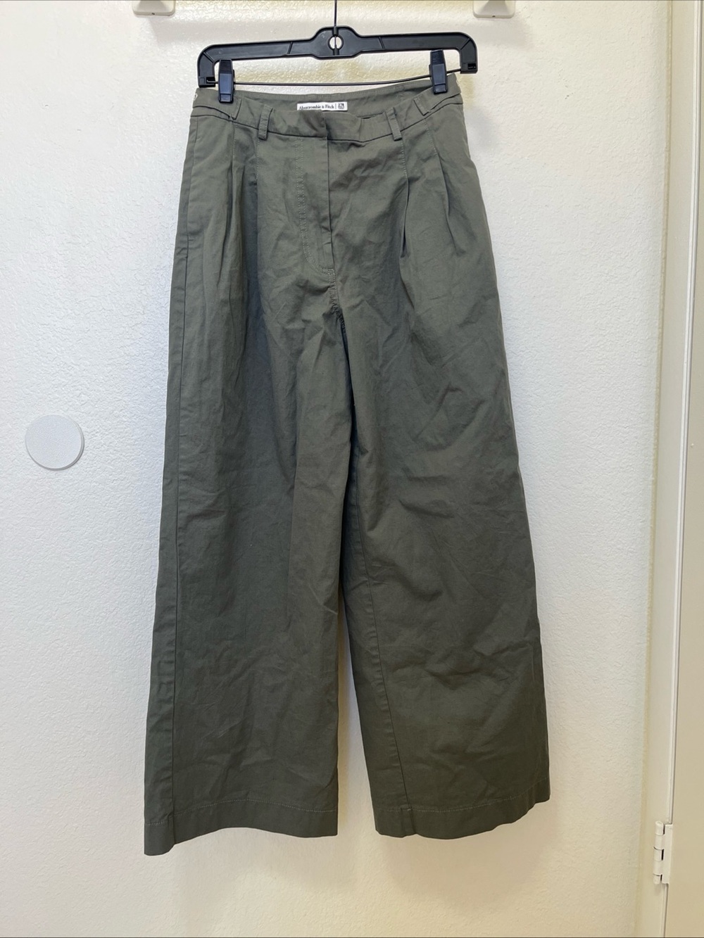 Abercrombie & Fitch Wide Leg Pleated Pants Linen Blend Sz 27R Olive Utility